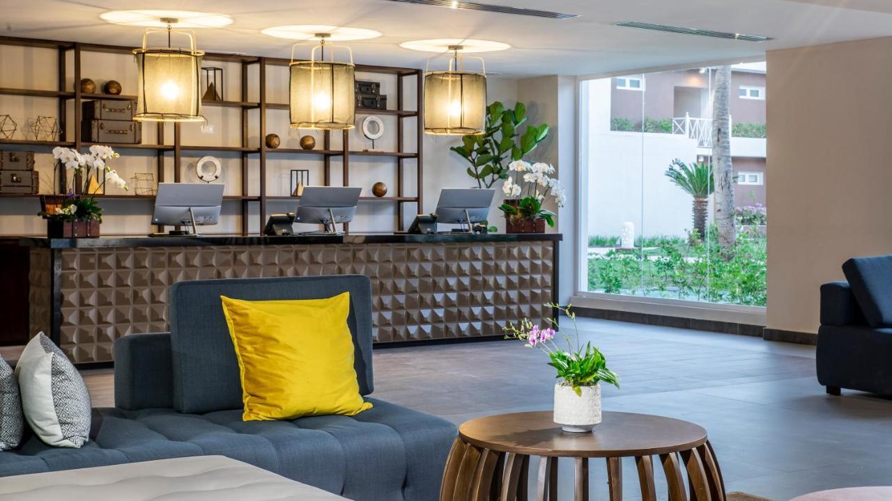 Be Live Collection Punta Cana Adults Only Exteriör bild The lobby of the hotel