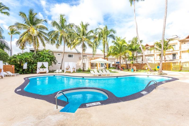 Be Live Collection Punta Cana Adults Only Exteriör bild The swimming pool at the hotel