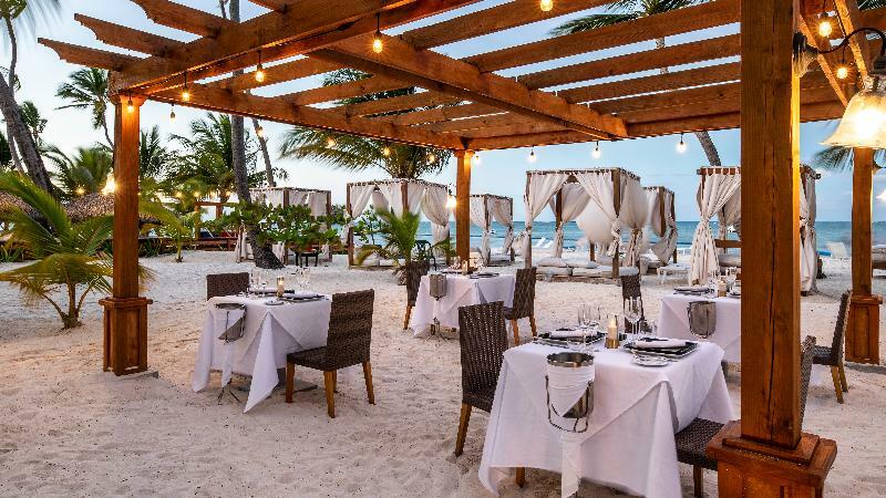 Be Live Collection Punta Cana Adults Only Exteriör bild Beachfront dining at Sandals Halcyon Beach