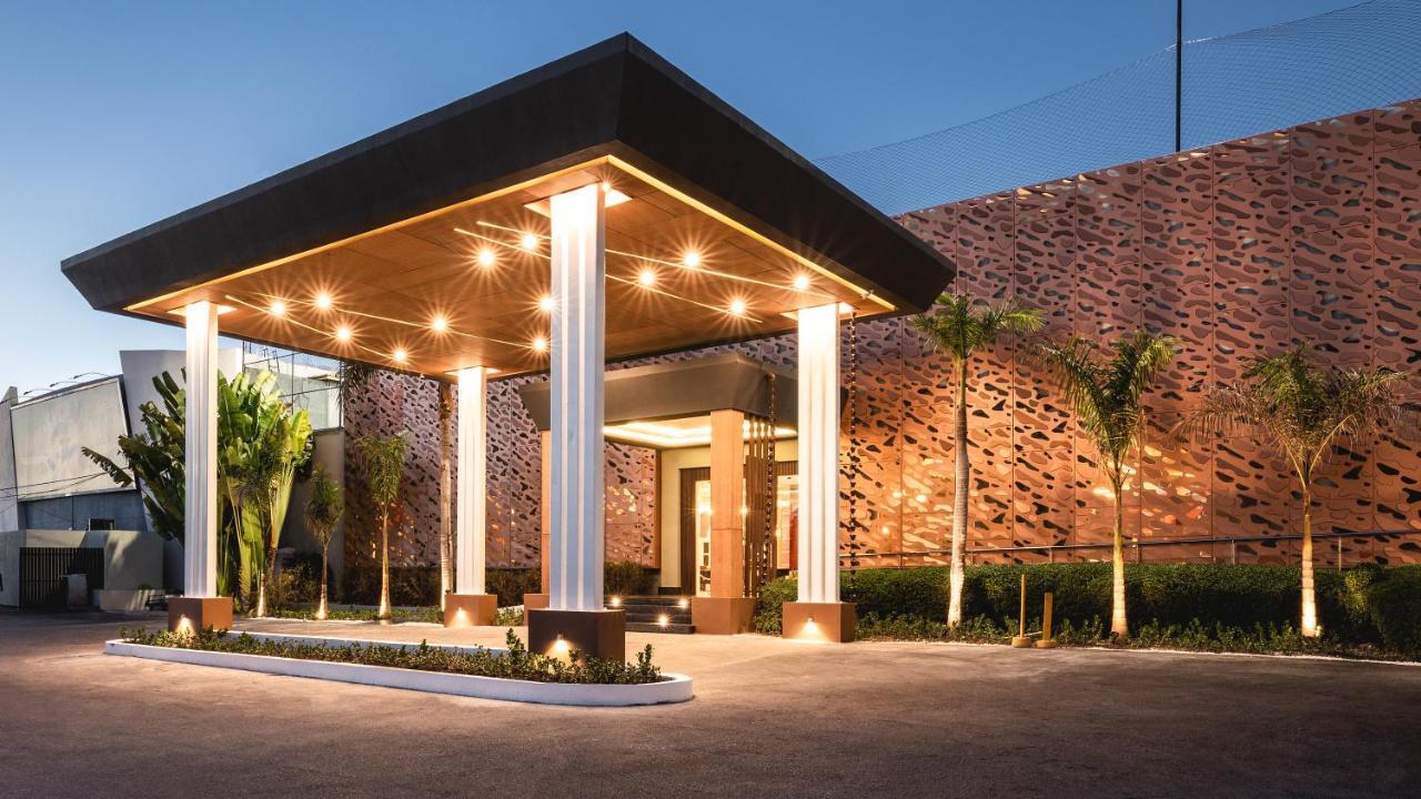 Be Live Collection Punta Cana Adults Only Exteriör bild The entrance of the hotel