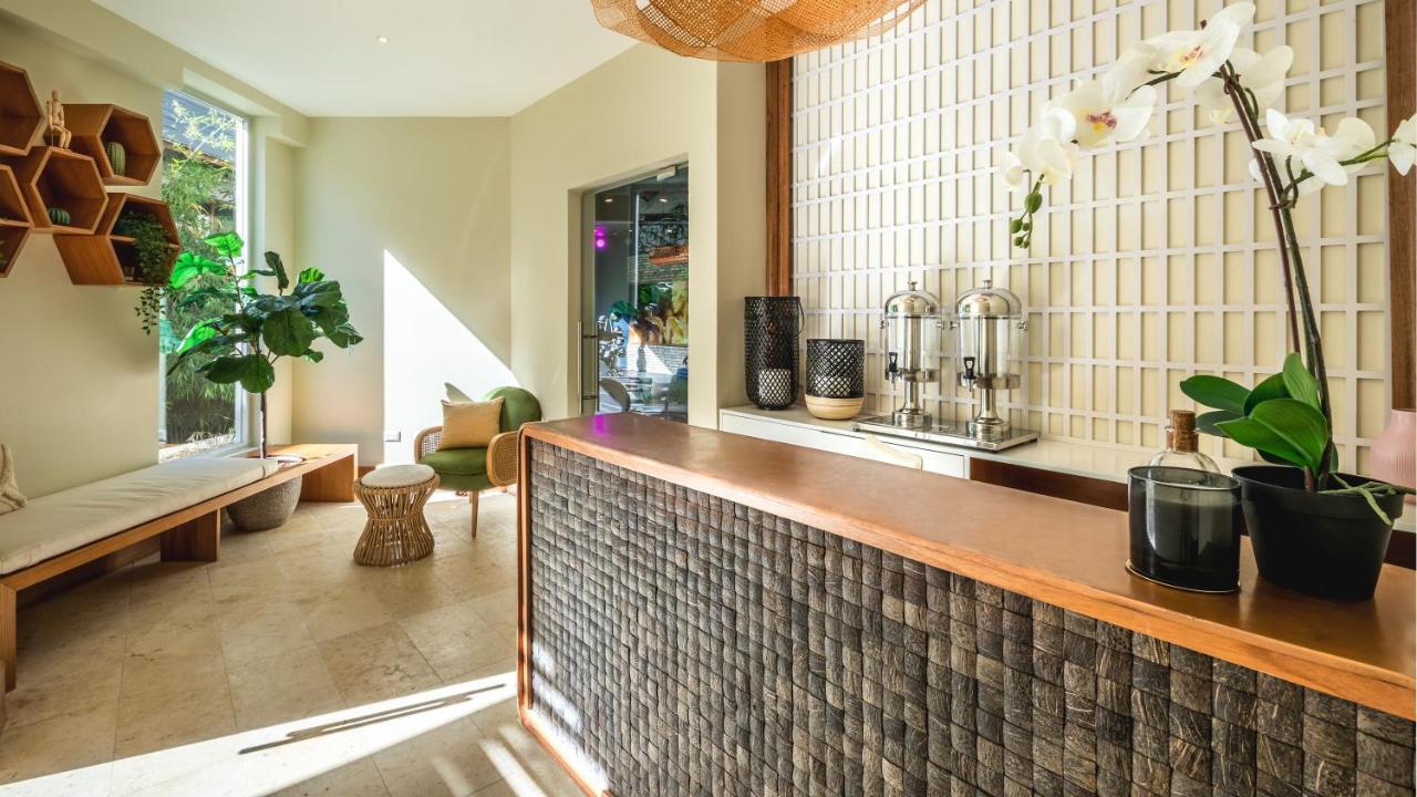 Be Live Collection Punta Cana Adults Only Exteriör bild The lobby of the hotel